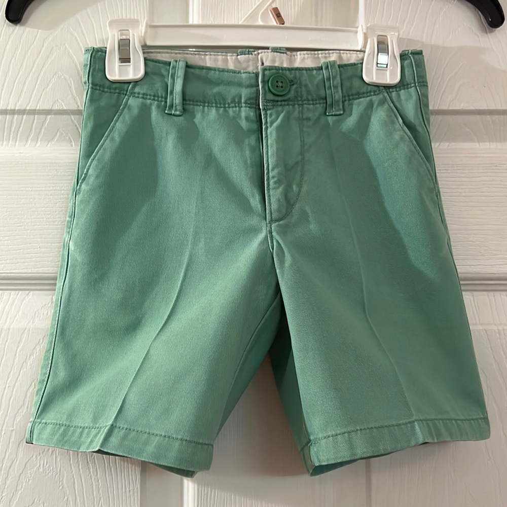Gap Green shorts size 5T